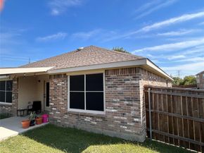 1403  Mammoth Cave Drive , Arlington Texas 76002
