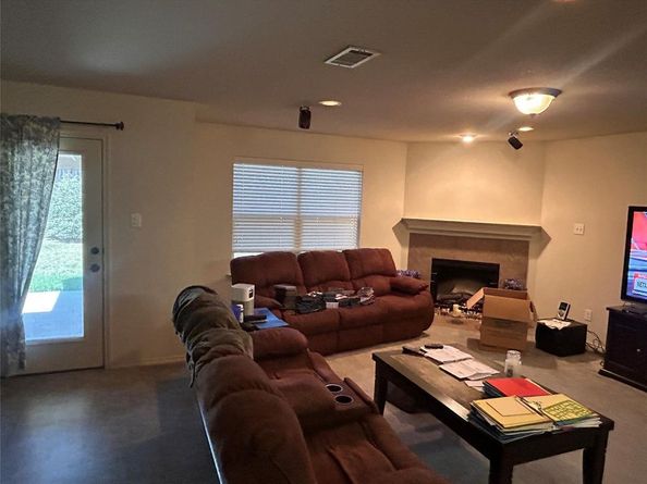1403  Mammoth Cave Drive , Arlington Texas 76002