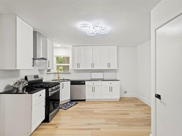 222 N Murdeaux Lane , Dallas Texas 75217