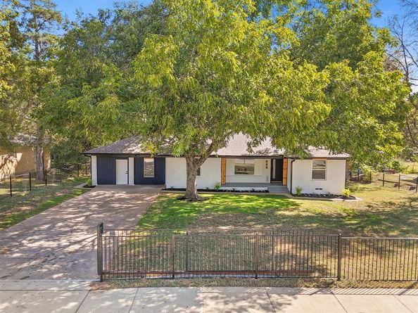 222 N Murdeaux Lane , Dallas Texas 75217