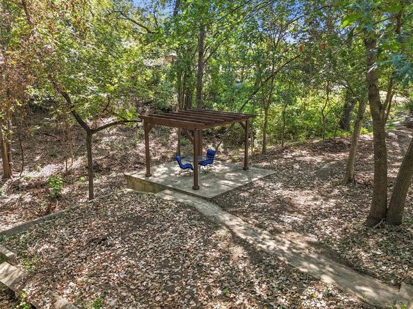 222 N Murdeaux Lane , Dallas Texas 75217