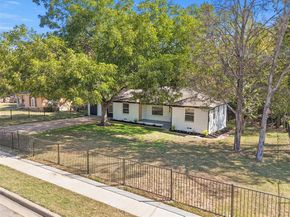 222 N Murdeaux Lane , Dallas Texas 75217