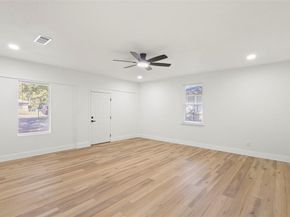 222 N Murdeaux Lane , Dallas Texas 75217