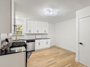222 N Murdeaux Lane , Dallas Texas 75217