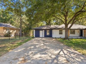 222 N Murdeaux Lane , Dallas Texas 75217