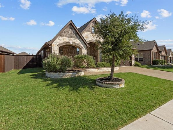 1705  Emerald Tree Place , Aubrey Texas 76227