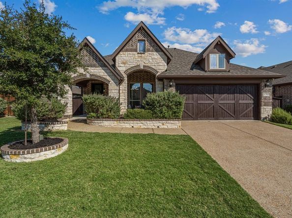 1705  Emerald Tree Place , Aubrey Texas 76227