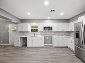 2215  Mack Lane , Dallas Texas 75227