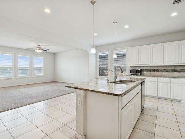 1048  Madelia Avenue , Fort Worth Texas 76177