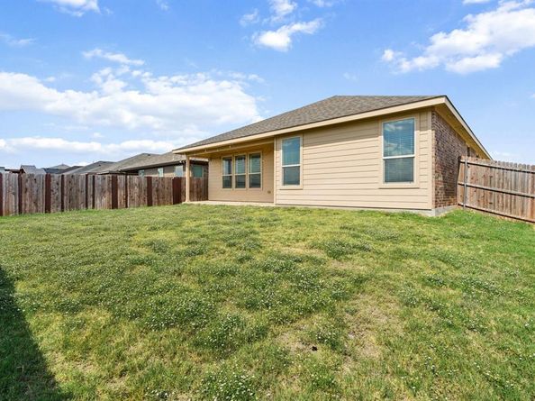 1048  Madelia Avenue , Fort Worth Texas 76177