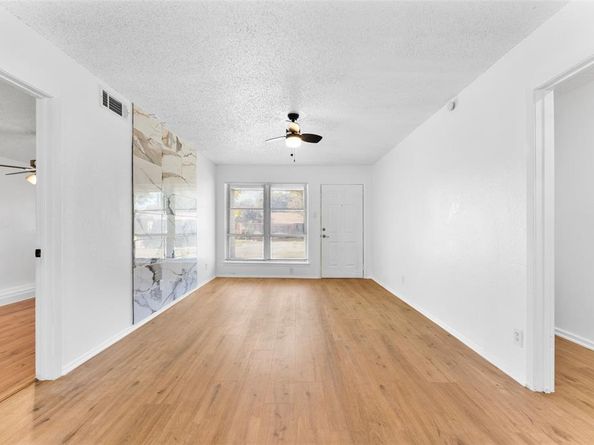 1722  Buena Vista Street , Mesquite Texas 75149