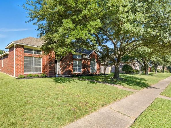 7413  Silver Lake Drive , Rowlett Texas 75089