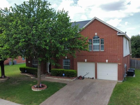 1013  Lilac Lane , DeSoto Texas 75115