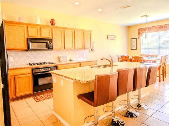 1013  Lilac Lane , DeSoto Texas 75115