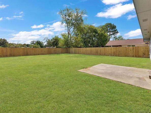 810  Ranch Road , Dallas Texas 75253