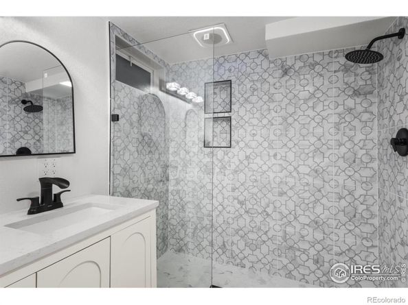 1080 S Garrison Street, Lakewood CO 80226