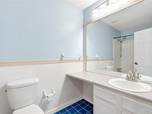 2007 S Rifle Street, Aurora CO 80013