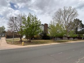 950 S Waco Way, Aurora CO 80017