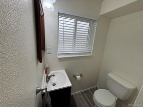 950 S Waco Way, Aurora CO 80017