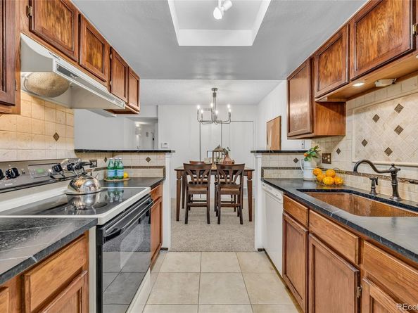 8335 Fairmount Drive 4107, Denver CO 80247