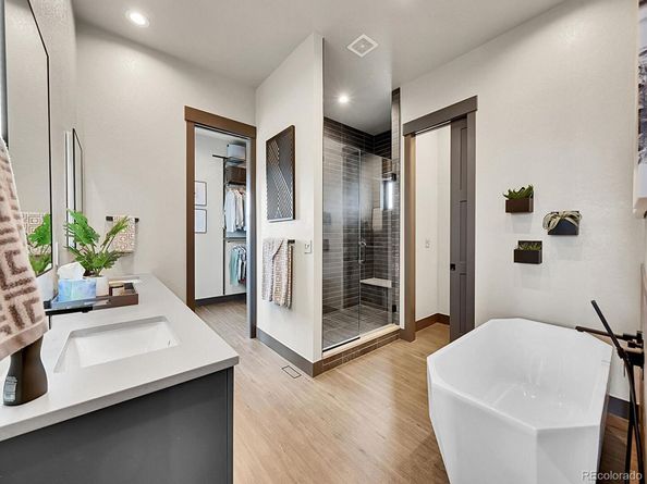 6736 S Flanders Court, Aurora CO 80016