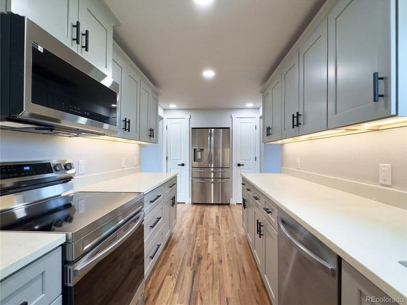 10025 W 8th Avenue, Lakewood CO 80215