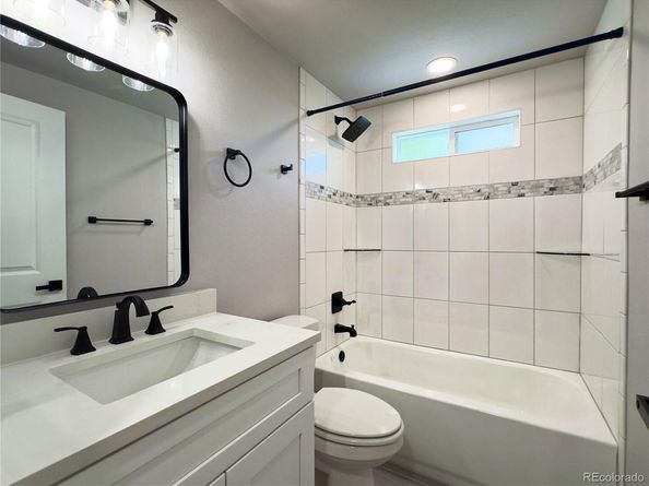 10025 W 8th Avenue, Lakewood CO 80215