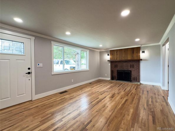 10025 W 8th Avenue, Lakewood CO 80215