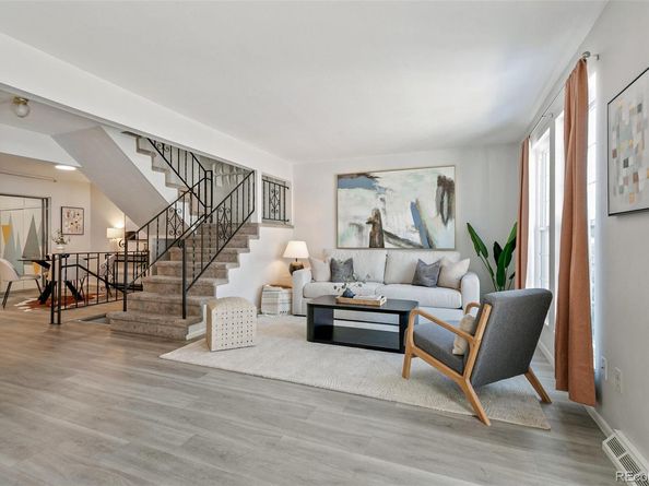 143 Oakland Court, Aurora CO 80011