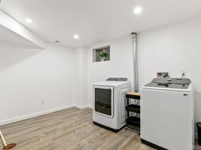 143 Oakland Court, Aurora CO 80011