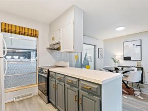 143 Oakland Court, Aurora CO 80011