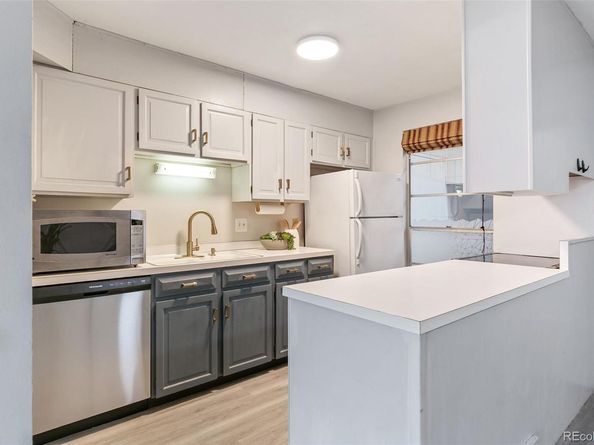 143 Oakland Court, Aurora CO 80011