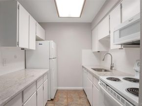 5770 E Warren Avenue 206, Denver CO 80222