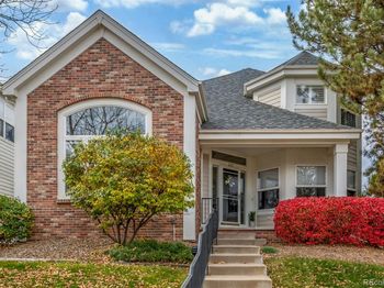 1011 S Valentia Street