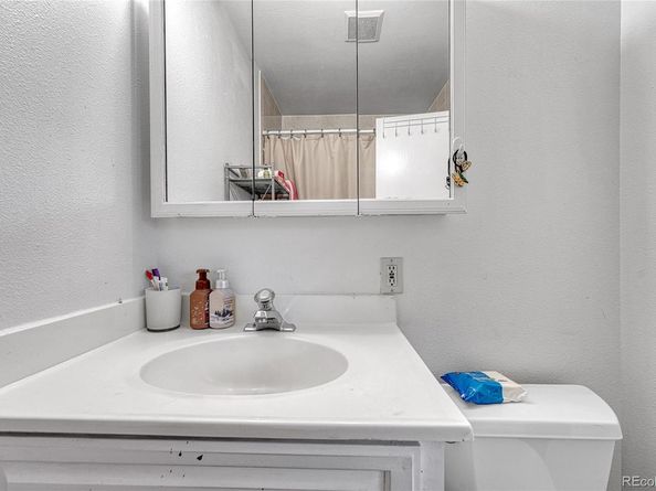 841 S Oakland Street, Aurora CO 80012