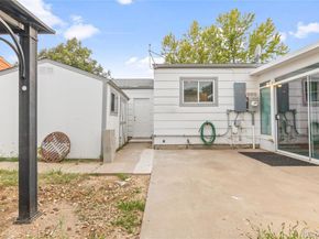 20601 E Buchanan Drive, Aurora CO 80011