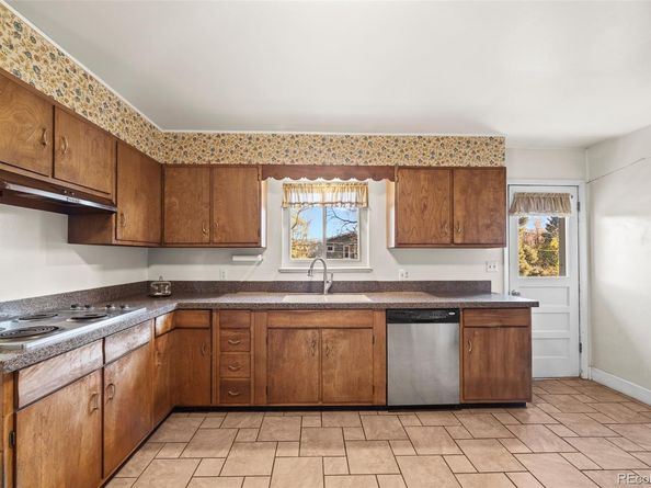 11820 W 30th Place, Lakewood CO 80215