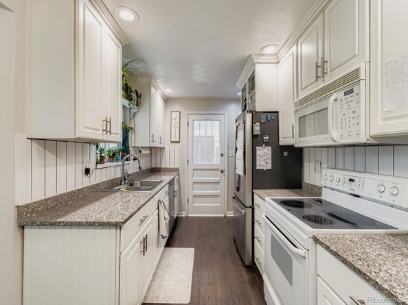 6972 W 76th Avenue, Arvada CO 80003