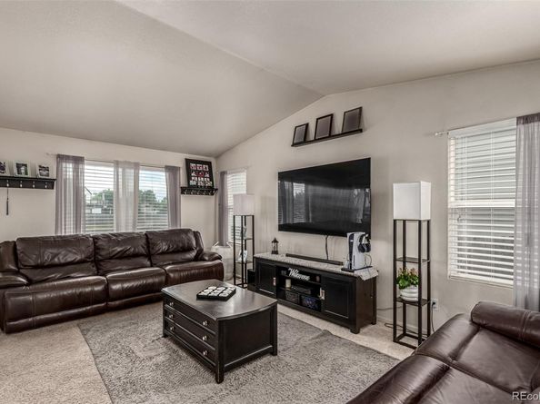 2039 Espana Way, Aurora CO 80011