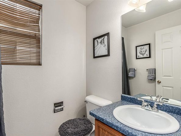 2039 Espana Way, Aurora CO 80011