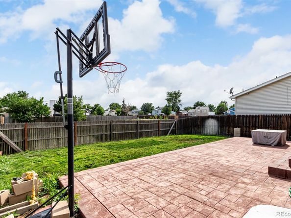 2039 Espana Way, Aurora CO 80011