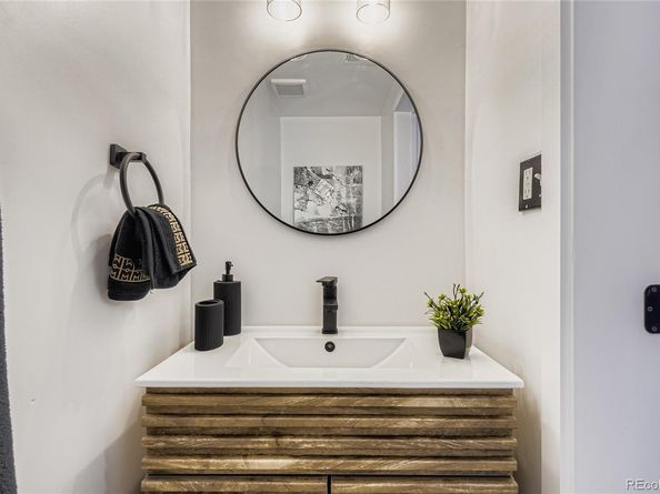 1082 Geneva Street, Aurora CO 80010