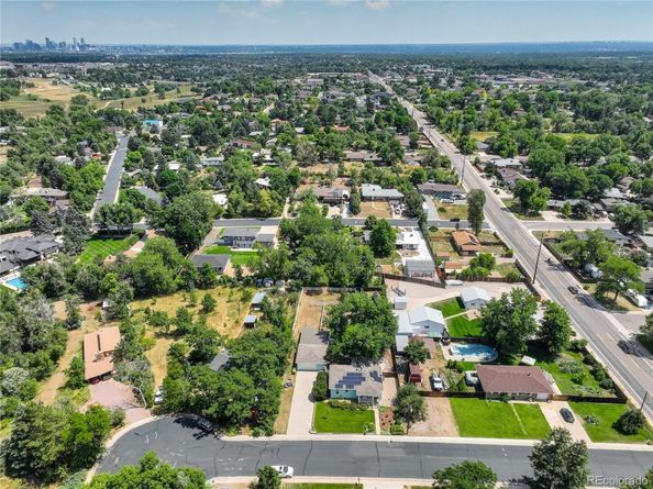 1060 S Estes Court, Lakewood CO 80226