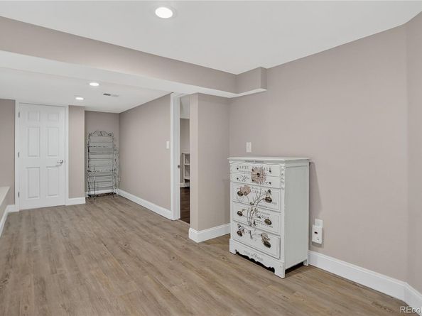 1060 S Estes Court, Lakewood CO 80226