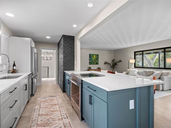 8750 W 8th Avenue, Lakewood CO 80215