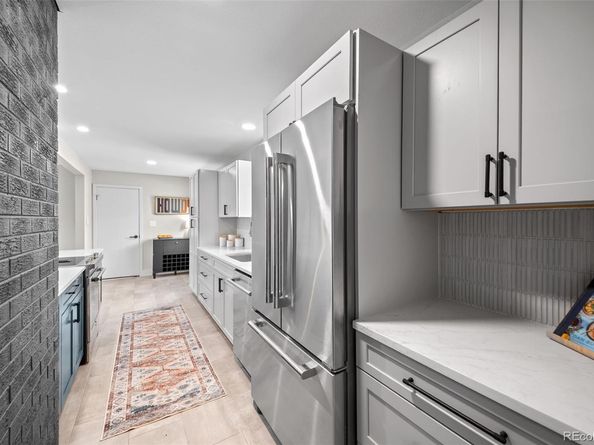 8750 W 8th Avenue, Lakewood CO 80215