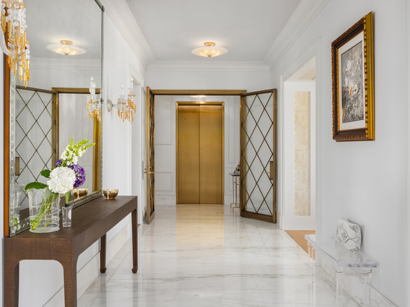 520 Park Avenue 22, New York NY 10065