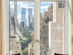 520 Park Avenue 22, New York NY 10065