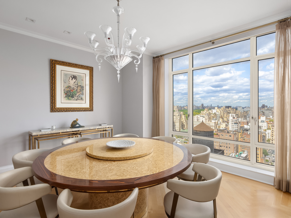 520 Park Avenue 22, New York NY 10065