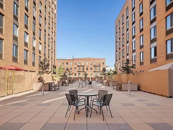 300 West 135th Street 9f, New York NY 10030